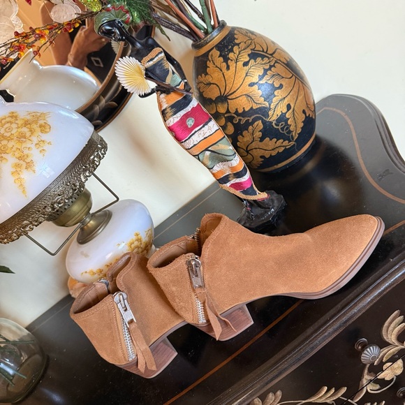 Steve Madden Brown Suede Ankle Booties - Picture 13 of 15